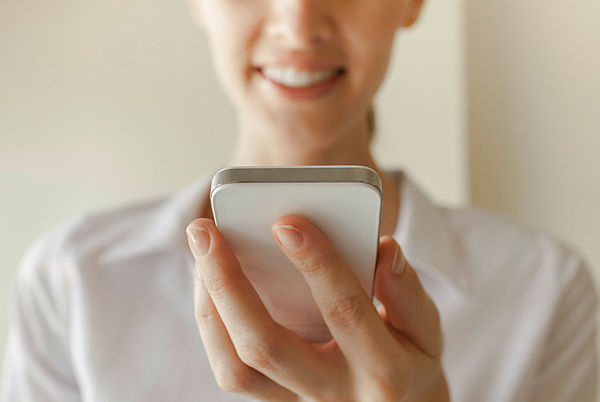 iStock-962714132.jpg.iCeoxcOAMrAJAA.UfKNyXSDhv (1) telefoon